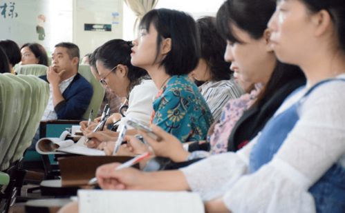 書香浸潤(rùn)東坡，專業(yè)點(diǎn)亮未來——第三期“點(diǎn)燈人”兒童閱讀種子教師線下培訓(xùn)圓滿收官